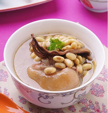 墨鱼黄豆炖猪蹄 - 搜食网